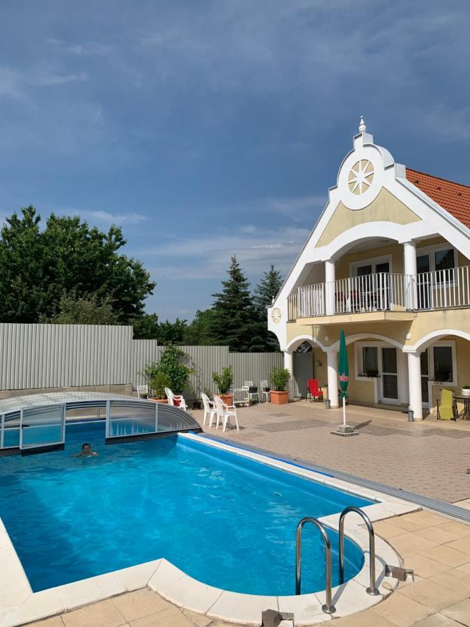 Lilium Villa Hévíz Exterior foto